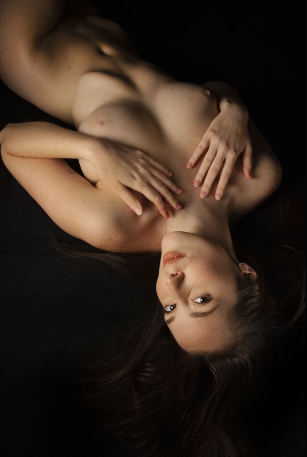 willa 4 artistic nude photo by photographer eric delaforce