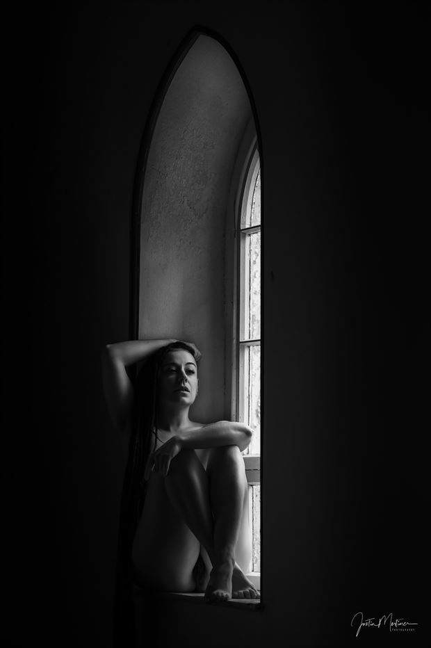 window light artistic nude artwork by photographer justin mortimer