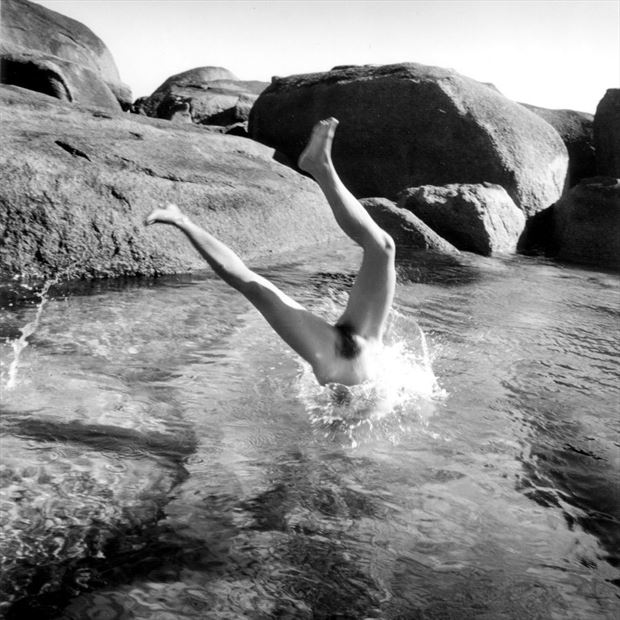 woman diving western australia 1997 artistic nude photo by photographer john austin