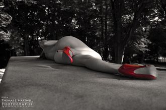zapatos rojos artistic nude photo by photographer mainemainphotography