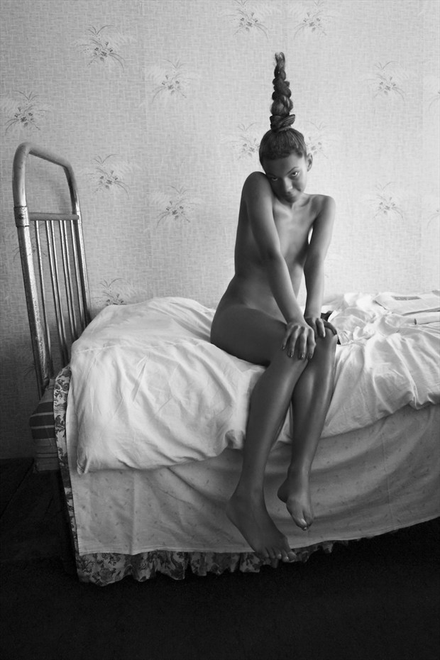 ... dot, dot, comma, .. Artistic Nude Photo print by Photographer zanzib