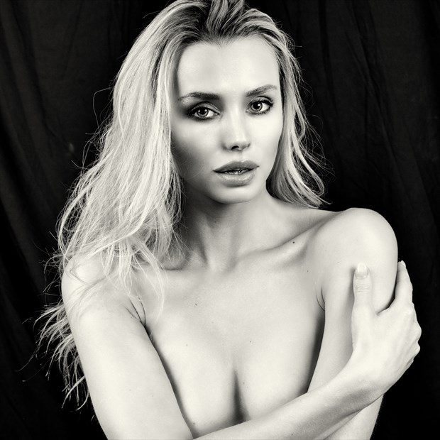 Dominika Artistic Nude Photo print by Photographer Daniel Ivorra