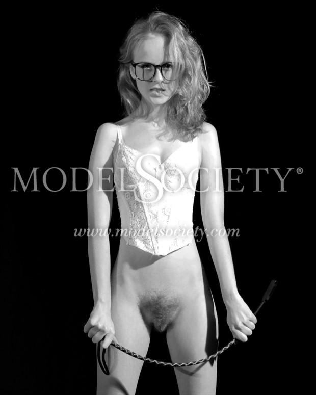 Romahni 7 Artistic Nude Photo print by Photographer Raphaelangelo