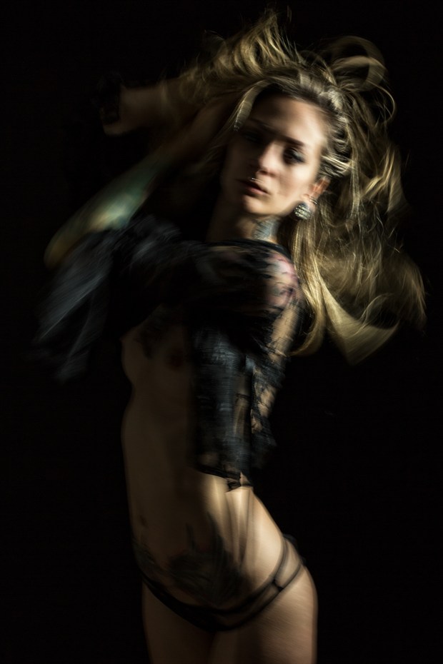 Theresa Artistic Nude Photo print by Photographer Fr%C3%A9d%C3%A9ric Desch%C3%AAnes