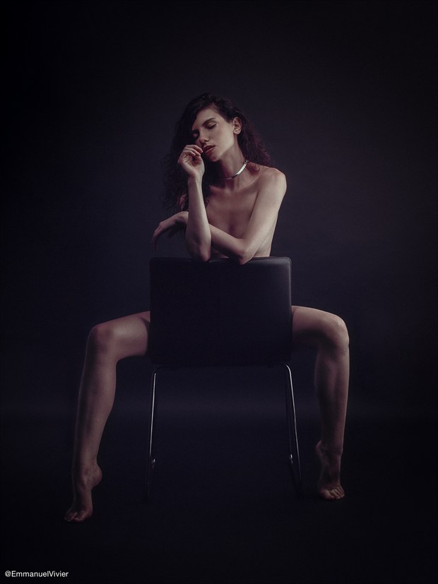 Trish Davis   Dreaming in the dark Artistic Nude Photo print by Photographer EmmanuelVivier