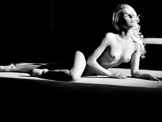 aliclairemodel artistic nude photo print by photographer femmesiren