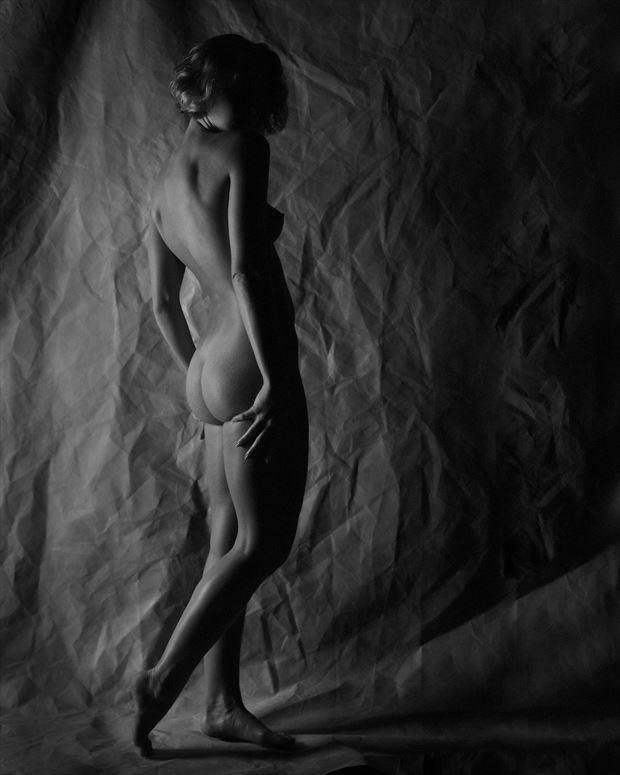artistic nude chiaroscuro photo print by photographer aj kahn