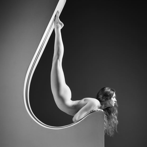 downward curve artistic nude photo print by photographer paul mason