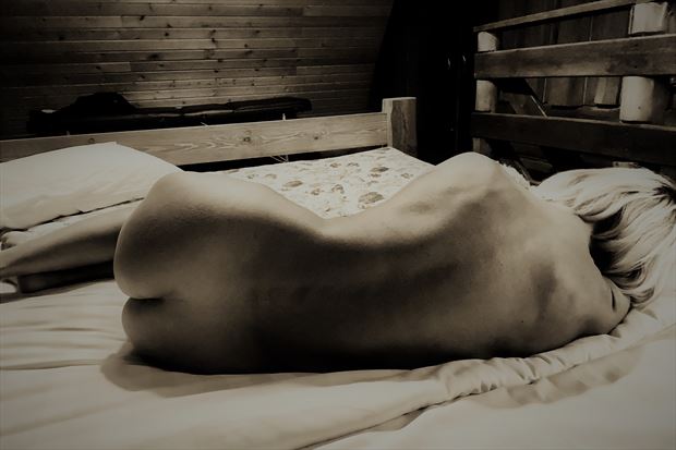 hidden into her dreams artistic nude photo print by model lanatrelana