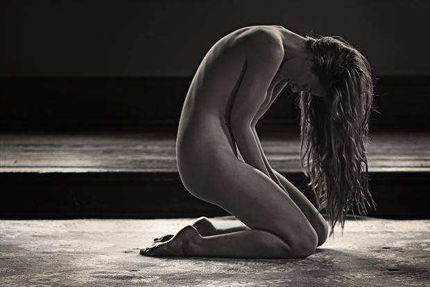 kneeling implied nude photo print by photographer bill cole