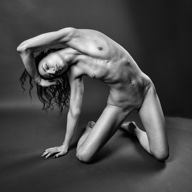 side bend artistic nude photo print by photographer rick jolson