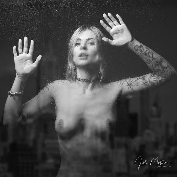 wet look artistic nude photo print by photographer justin mortimer